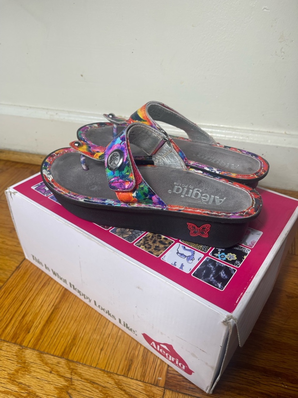 Alegria Carina Iris Floral Leather Thong Sandal 36 - Picture 2 of 7